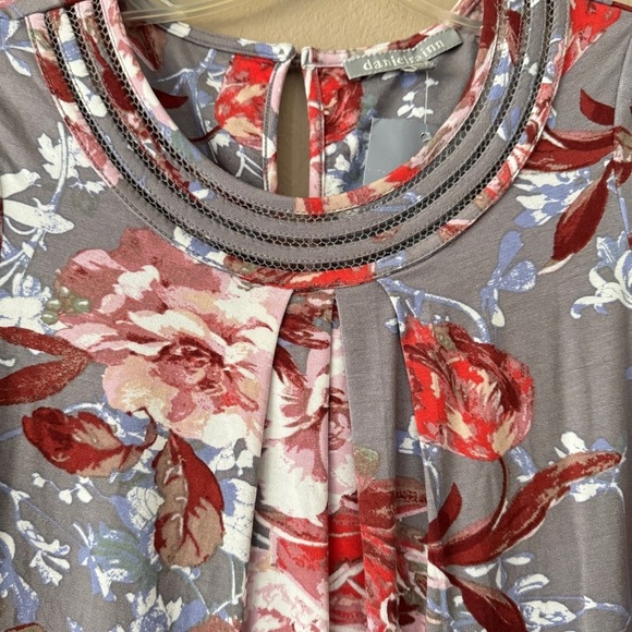 NWT Anthropologie Daniel Rainn Gray and Red Floral Cap Sleeve Top Size PXS - Picture 7 of 10